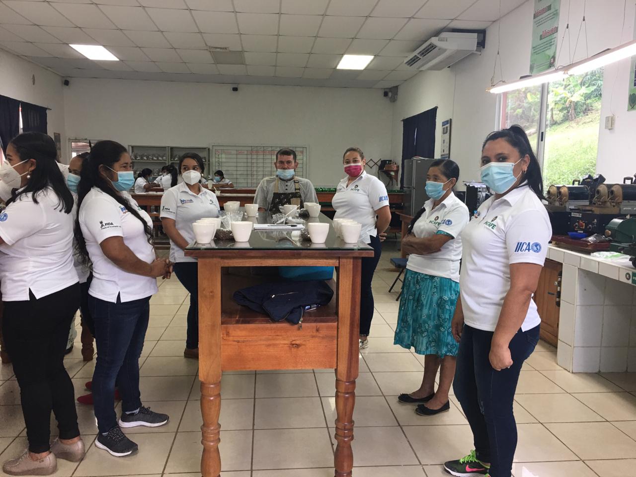 Apoyan a grupos de mujeres en dar valor agregado al café